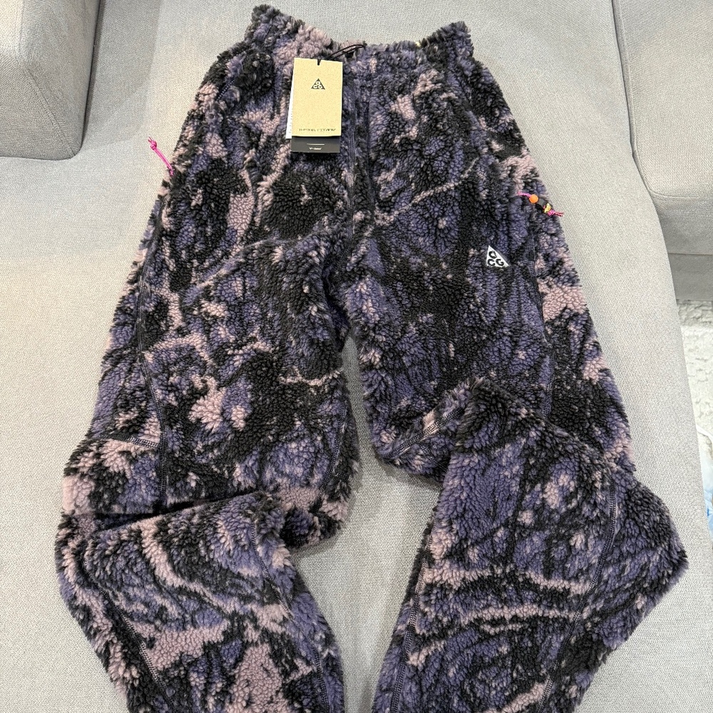 new pants ACG size xxs unisex